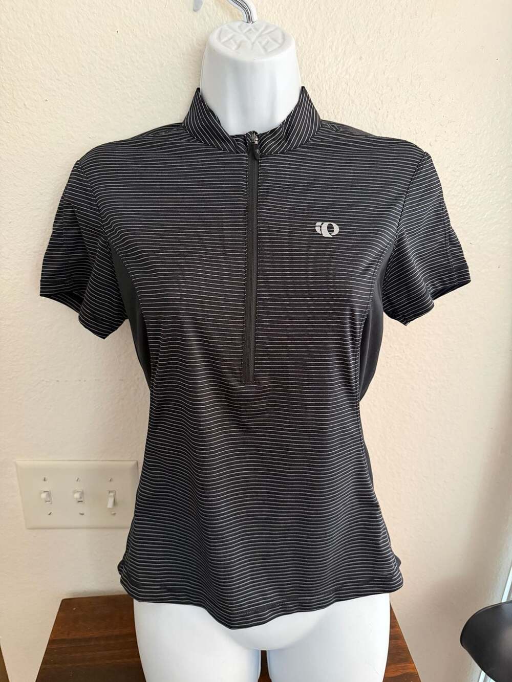 Pearl Izumi Ultrastar Cycling Jersey Size Small Black Striped Short Sleeve